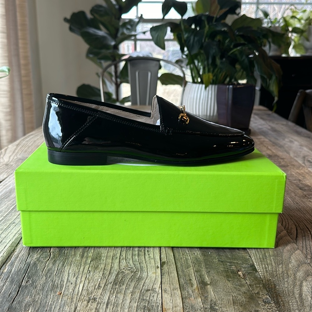 NIB Loraine, Black Patent